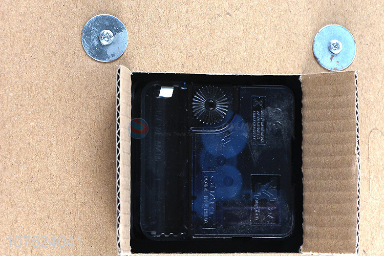 Wholesale trendy plastic wall clock hollowed-out silent quartz clock for bedroom decoration