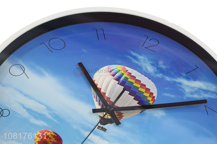 Wholesale stylish hot air balloon round silent quartz wall clock
