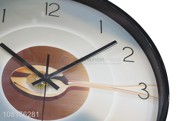 New arrival modern cutlery round wall clock for bedroom decoration