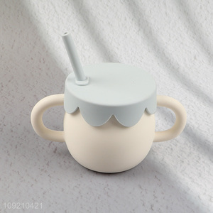 Hot selling cute silicone water cup <em>straw</em> cup with handle&lid