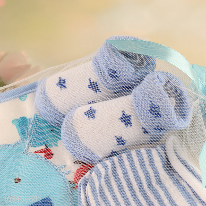 Latest products   cartoon baby bib & baby socks gift set