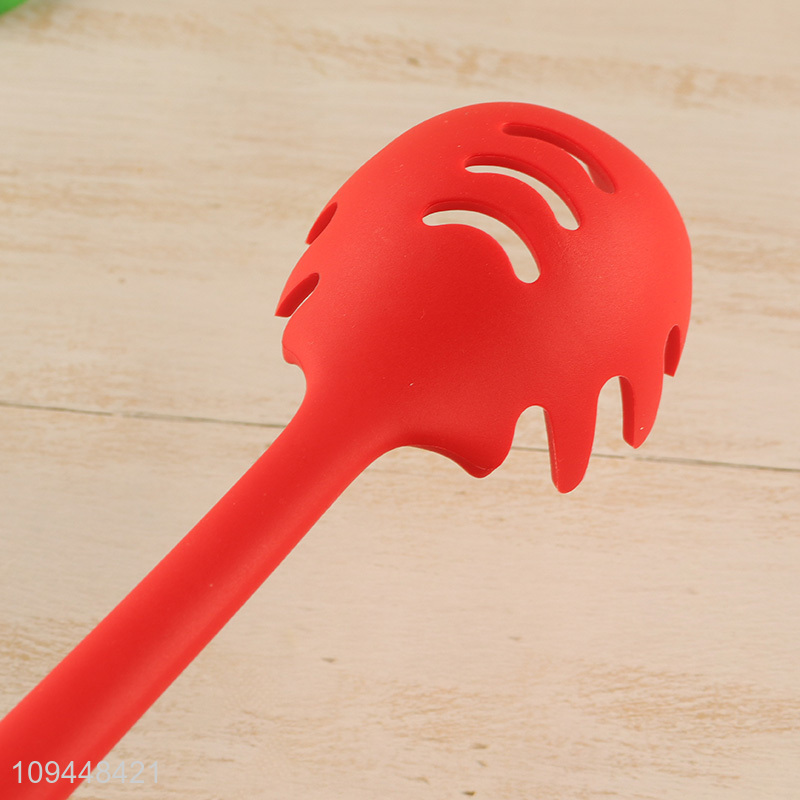 Hot selling kitchen utensil silicone spaghetti spatula