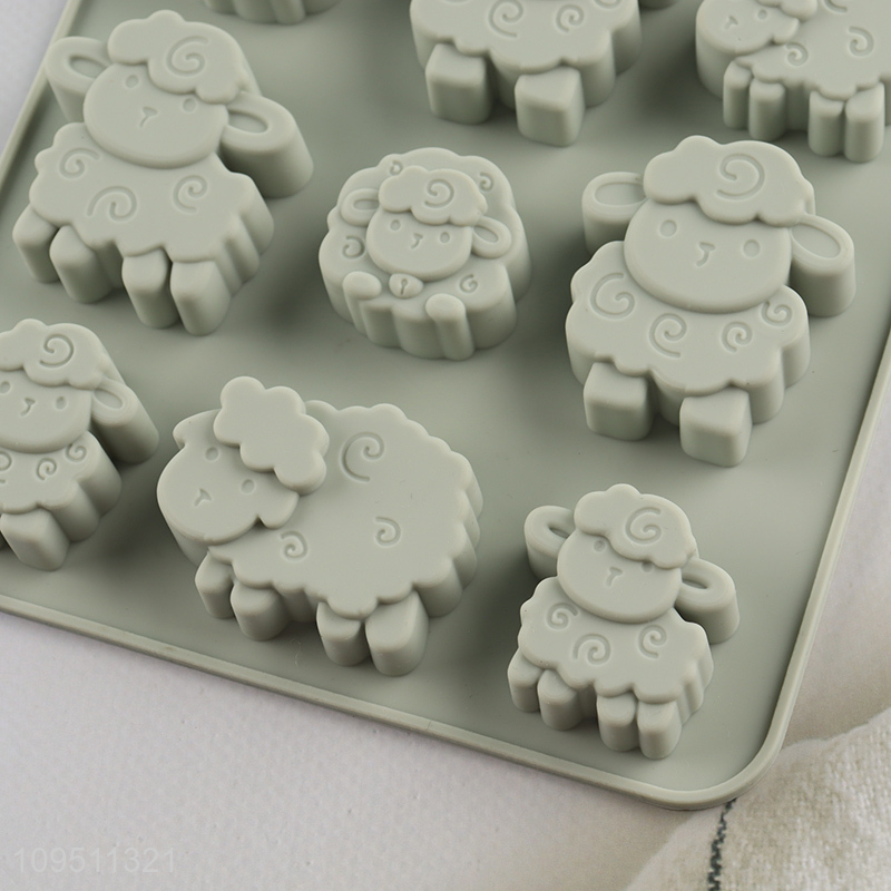 Good sale cartoon sheep silicone cake mold